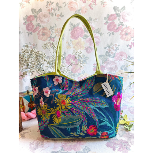 Atenti Handmade Purse