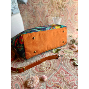 Atenti Handmade Purse