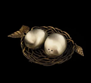 Salt and Pepper Bird's Nest