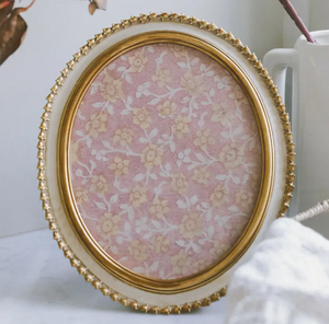 8x10 Cream & Gold Oval Frame