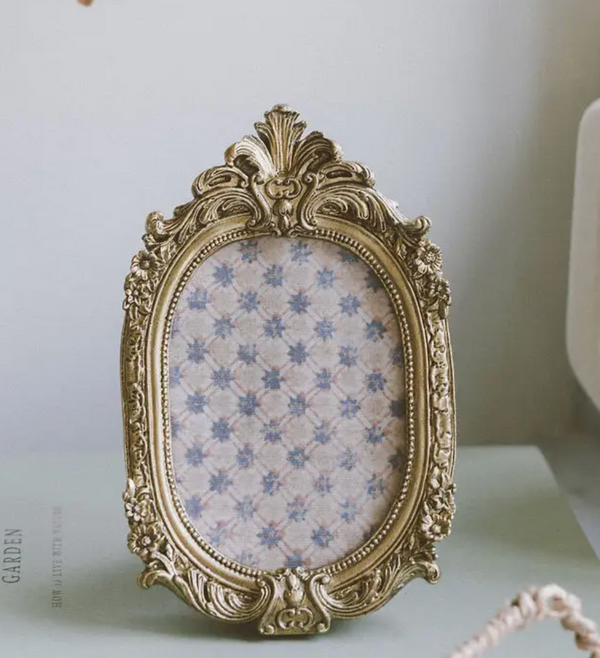 3x5 Ornate Gold Frame