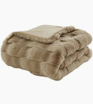 Vivienne Faux Fur Throw