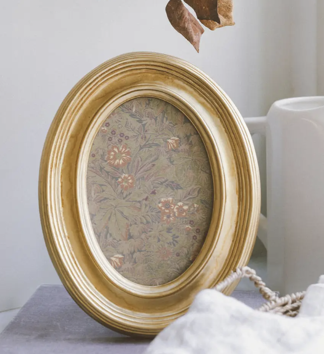 8x10 Gold Oval Frame