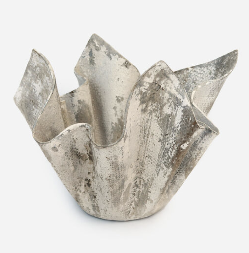 White Mouchoir Planter