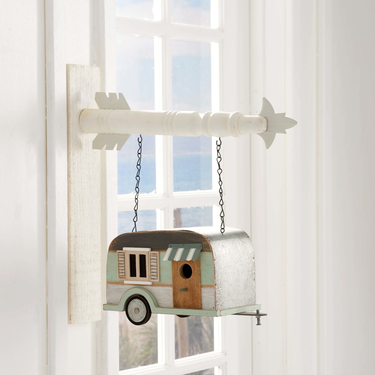 Vintage Camper Birdhouse